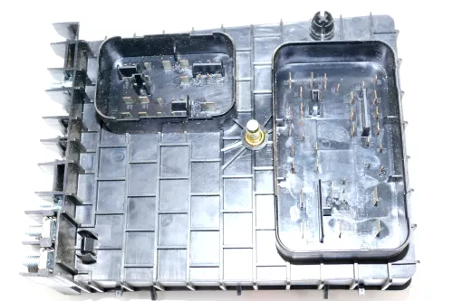 VW Golf 5 Touran Steuergerät Zentralelektrik Sicherungskasten 1K0937124H (100547)