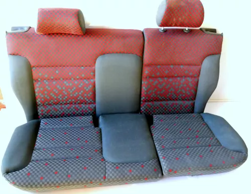 Audi A3 8L Sitz Sitze hinten Rückbank Rücksitzbank Sitzfläche Kopfstützen rot