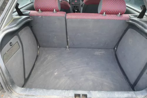 Audi A3 8L Sitz Sitze hinten Rückbank Rücksitzbank Sitzfläche Kopfstützen rot (100939)