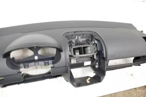 VW Polo 9N 9N3 Armaturenbrett Cockpit Amaturbrett Schalttafel (100993)