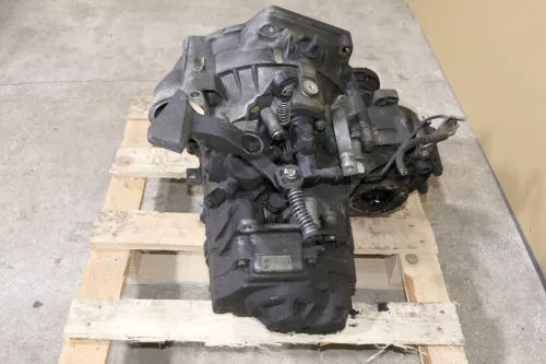 VW Touran Golf Getriebe 1,9 TDI 77kw 105PS 6-Gang GQN FYG 168.000km(v Motor BKC (101082)