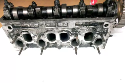 VW Passat 3B A4 B5 Zylinderkopf mit Ventilen 1,9 TDI 81kw 110PS AVG / AFN Motor (101240)