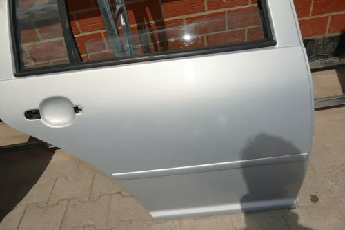 VW Golf 4 Bora Tür hinten rechts nur Kombi / Variant silber LB7Z (101482)