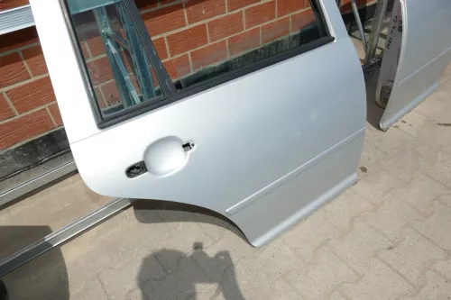 VW Golf 4 Bora Tür hinten rechts nur Kombi / Variant silber LB7Z (101482)