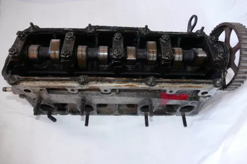 VW Passat 3B A4 Zylinderkopf 1,6 74kw 101PS von Motor ADP Kopf Nockenwelle (101509)
