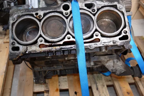 VW Passat 3B A4 B5 Motorblock Block 1,6 74kw 101PS AHL ARM