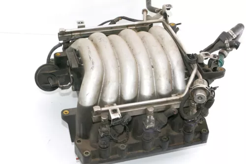 VW Passsat 3B Ansaugbrücke 078133223S 2,8 V6 AQD Einspritzventil Antriebseinheit