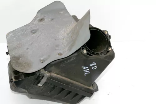 VW Passat 3B Luftfilterkasten Deckel Luftfilter 1,6 AHL oder 1,8 ADR 058133837E (101970)