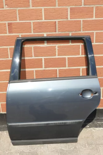 VW Passat 3B 3BG Kombi Variant Tür hinten links grau LC7V