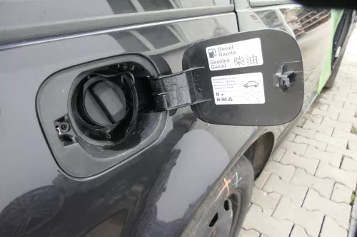 VW Golf 4 Variant Kombi Tankdeckel Deckel Tank Tankverschluß schwarz LC9Z (102954)