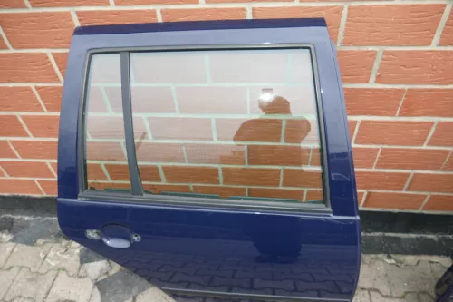 VW Golf 4 Bora Tür hinten rechts nur Kombi / Variant blau LA5G (102997)