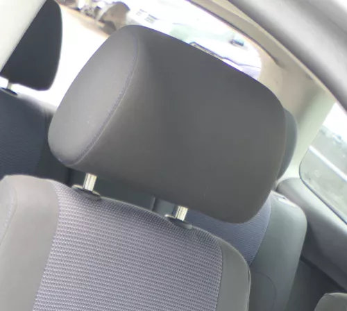 1x Polo 9N 9N3 Kopfstütze vorne oder hinten dunkel grau antrazitht blaue Näthe (103063)