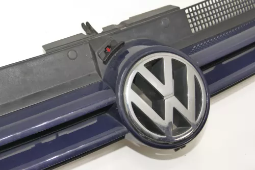 VW Golf 4 Grill Kühlergrill mit VW Zeichen Logo dunkel blau LA5G (103138)