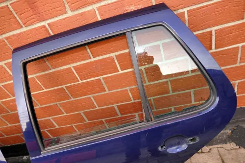 VW Golf 4 Limousine Tür hinten links blau LB5N (KEINkombi) 76,00 --- (103163)