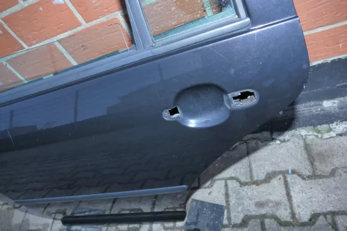 VW Golf 4 Bora Tür hinten links nur Kombi / Variant schwarz LC9Z (103522)