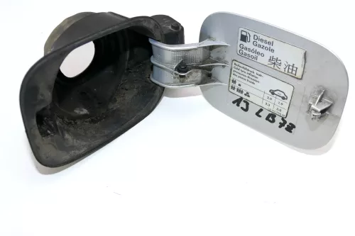 VW Golf 4 Variant Kombi Tankdeckel Deckel Tank Tankverschluß silber LB7Z