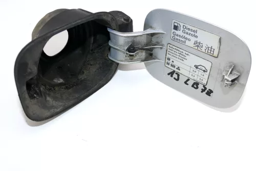 VW Golf 4 Variant Kombi Tankdeckel Deckel Tank Tankverschluß silber LB7Z