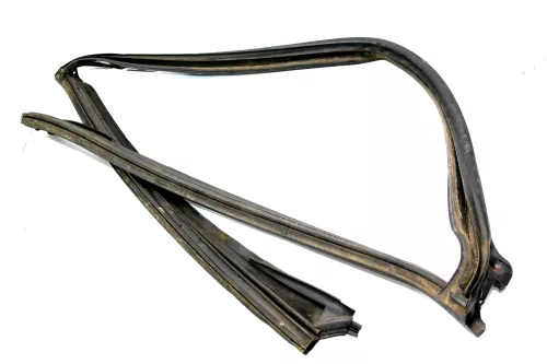 VW Golf 3 4 1E Cabrio Dichtung vorn Scheibe Verdeck Windschutzscheibe 1E0871349