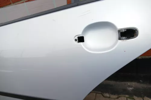 VW Golf 4 Limousine Tür hinten links silber LB7Z (KEINkombi) (103816)