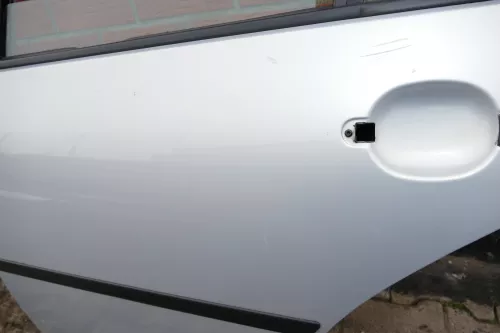 VW Golf 4 Limousine Tür hinten links silber LB7Z (KEINkombi) (103816)