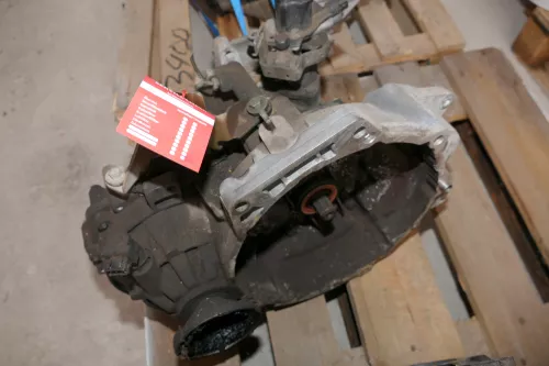 VW Golf 3 Getriebe CGX 1,8 66kw 90PS (von Motor ADZ) 190.000km (Anlasser vorne (103925)