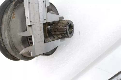 Audi A4 A6 Passat 3B 3BG Antriebswelle Gelenkwelle 8d0407272AP/DL rechts1,6 74kw (104157)