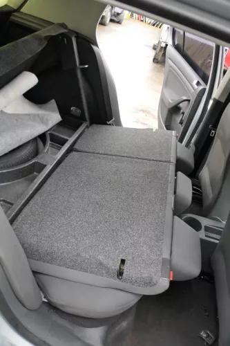 VW Golf 5 V Sitz Sitze hinten Rückbank Rücksitzbank Sitzfläche Lehne -OHNE KOPFS (104226)