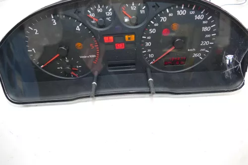 Audi A4 B5 Tacho Tachometer Kombiinstrument 259000km 8D0919861A Diesel 1,9 TDI (104387)