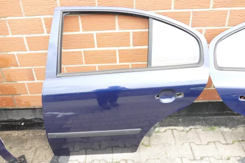 Skoda Octavia 1U Limousine Tür hinten links blau 9460 (keinKOMBI!)