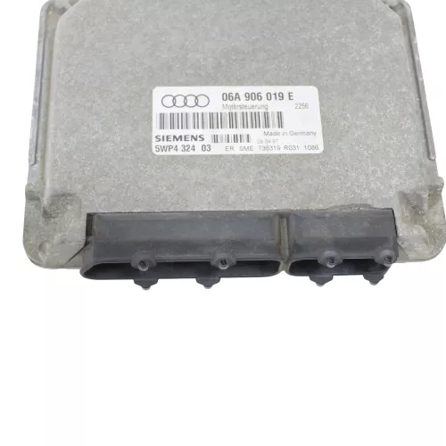 Audi A3 8L Steuergerät 1,6SR 74kw 06A906019E 101PS AKL Motor (104994)