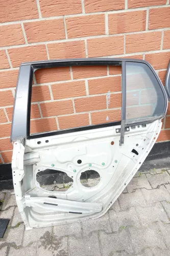 VW Golf 5 V 1K Rahmen Türrahmen hinten links Scheibe 4/5-Türer silber LA7W