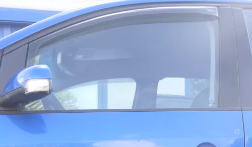 VW Touran Seitenscheibe vorne links Fenster vorn Scheibe Fahrertür (105084)