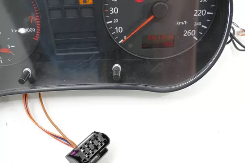 Audi A3 8L Tacho Tachometer Kombiinstrument 261.000km 8L0919860E Benziner 1,6 (105267)