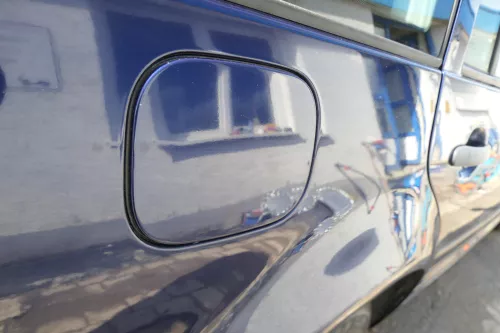 VW Golf 4 Variant Kombi Tankdeckel Deckel Tank Tankverschluß blau LB5N (105446)