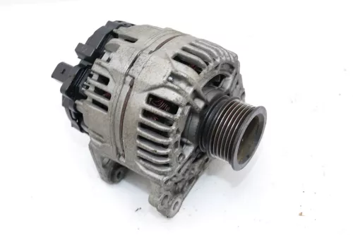 VW Golf 4 A3 8L Lichtmaschine Generator 038903018A /R 90A Benziner abEnde Bj1999