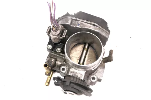 VW Golf 4 Bora Drosselklappe 06A133064H APK AQY AEG 2,0 85kw 115PS New Beetle