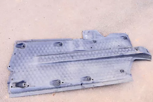 VW Polo 9N 6R Unterbodenverkleidung Verkleidung links unten Abdeckung 6Q0825201H (106603)