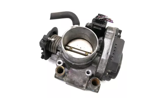 Audi A4 B5 Drosselklappe ADP 1,6l 74kw 101PS 058133063 VW Passat 3B