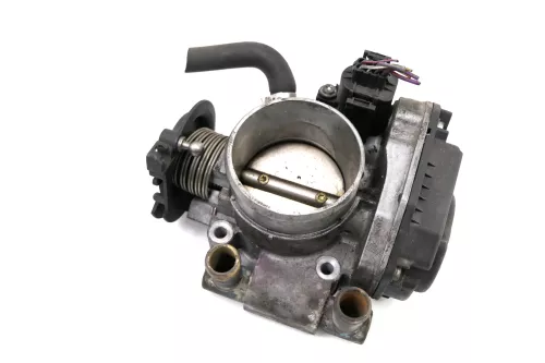 Audi A4 B5 Drosselklappe ADP 1,6l 74kw 101PS 058133063 VW Passat 3B (107089)