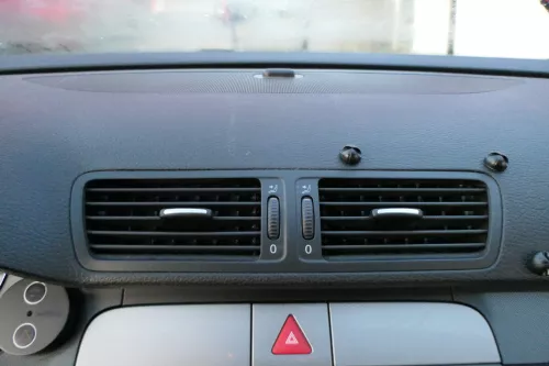 VW Passat 3C Lüftungsdüse Düse Lüftung vorne mitte mittig 3C1819728E /F (107100)