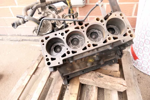 VW Passat 3B A4 B5 Motorblock1,9 TDI 81kw 110PS AVG / AFN Motor (107241)