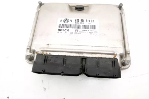VW Golf 4 Steuergerät Motor Motorsteuergerät 1,9 TDI ATD 74kw 101 PS 038906019DD