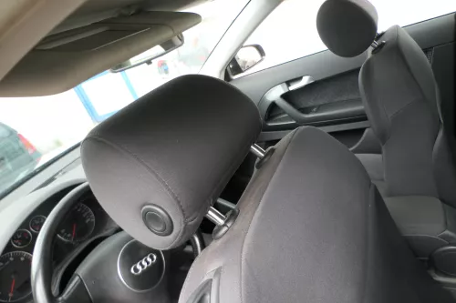 1x Audi A3 8P Kopfstütze vorne schwarz / soul PR-N7C 8H6   links