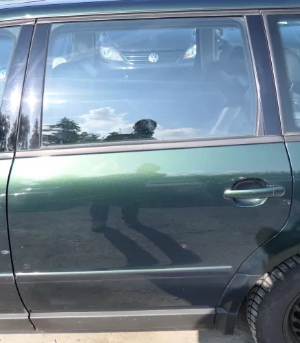 VW Passat 3B 3BG Kombi Variant Tür hinten links grün LC6N - 107796