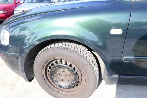 VW Passat 3B Kotflügel vorne links grün LC6N