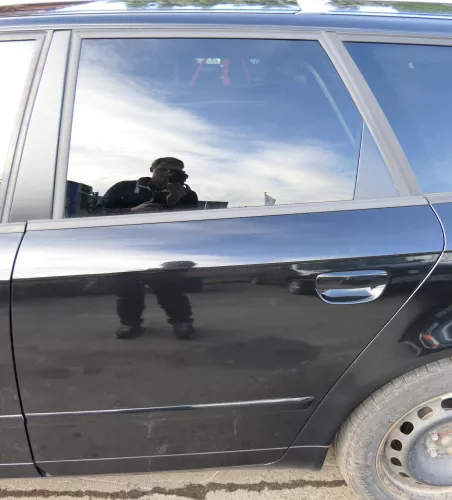 Audi A4 B7 8E Tür hinten links schwarz LY9B Kombi mit Scheibe und Rahmen
