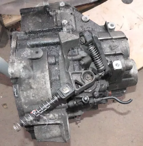 VW Touran Superb Getriebe für NFN /NFP 2.0 TDI 6 Gang Schaltgetriebe ca179.000km