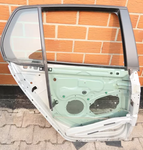 VW Golf 5 V 1K Rahmen Türrahmen hinten rechts Scheibe 4/5-Türer silber LA7W