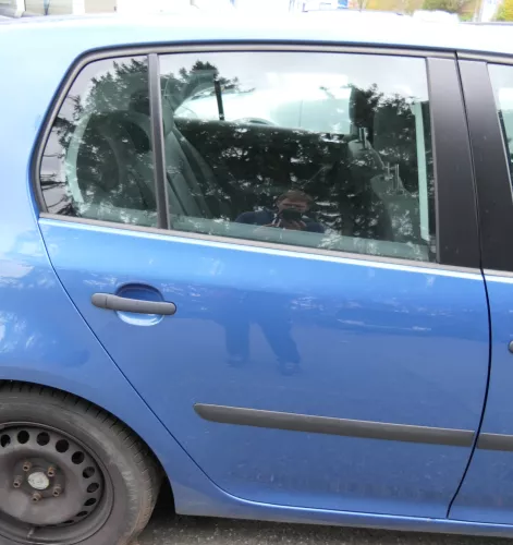VW Golf 5 V 1K Tür Türrahmen hinten rechts 4/5-Türer blau LC5G -ohneAnbauteil