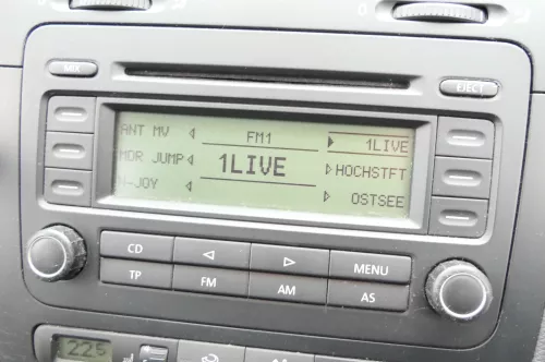 VW Golf 5 Radio CD Player Original RCD300 1K0035186J mit Code